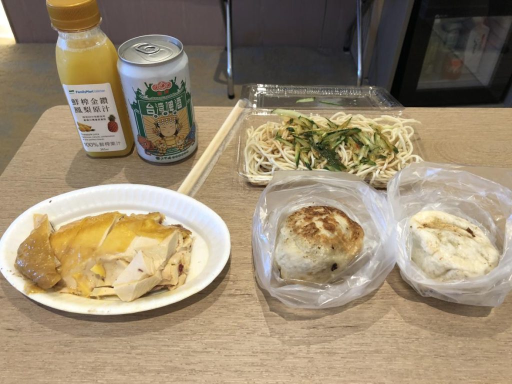 凱達大飯店（シーザーメトロホテル）と周辺のグルメ