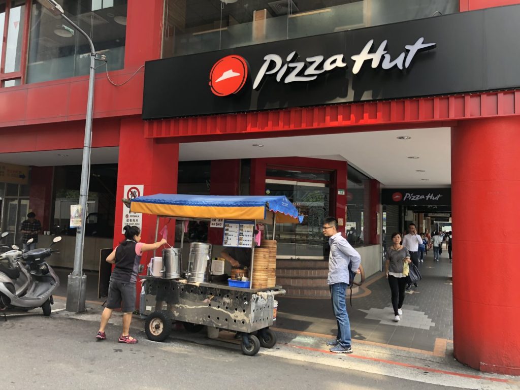 とある屋台の蒸し餃子【サンワールドダイナシティホテル近く】